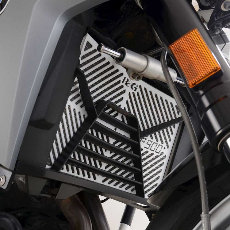 R&G BMW F900 R/XR 20-22 Branded Radiator Guard