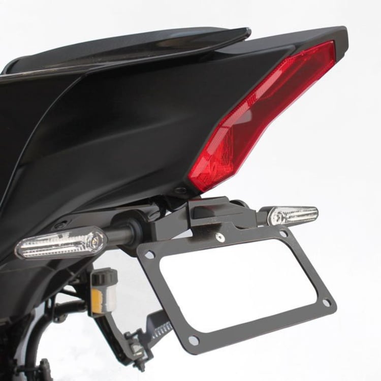 Oggy Knobbs Yamaha YZFR7 2122 Black Fender Eliminator