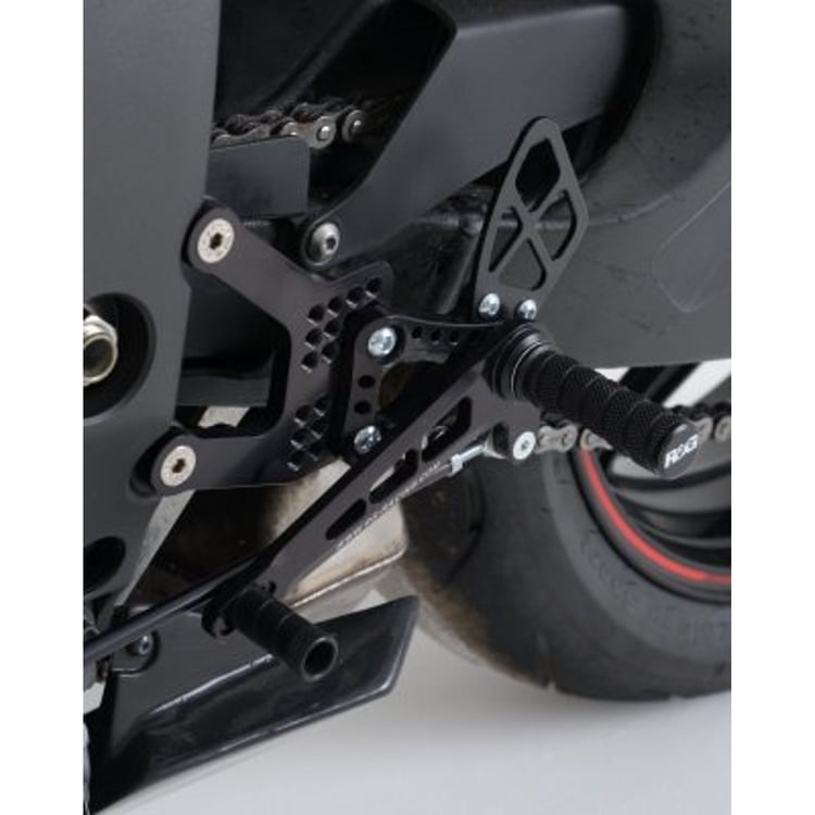 リアライズ　ブラック Kawasaki ZX6R Rear Sets (2005-2025)